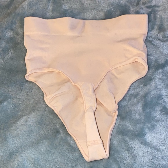 L/XL SKIMS Seamless Sculpt Mid Waist Thong - NWOB - Picture 6 of 7